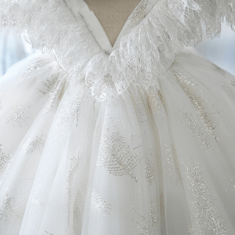 Robe à franges en dentelle à épaules dénudées