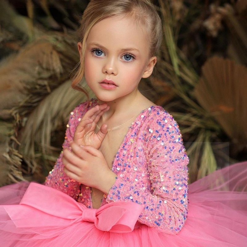 Robe tutu rose à paillettes et col en V profond (prend en charge la personnalisation d'une seule pièce)