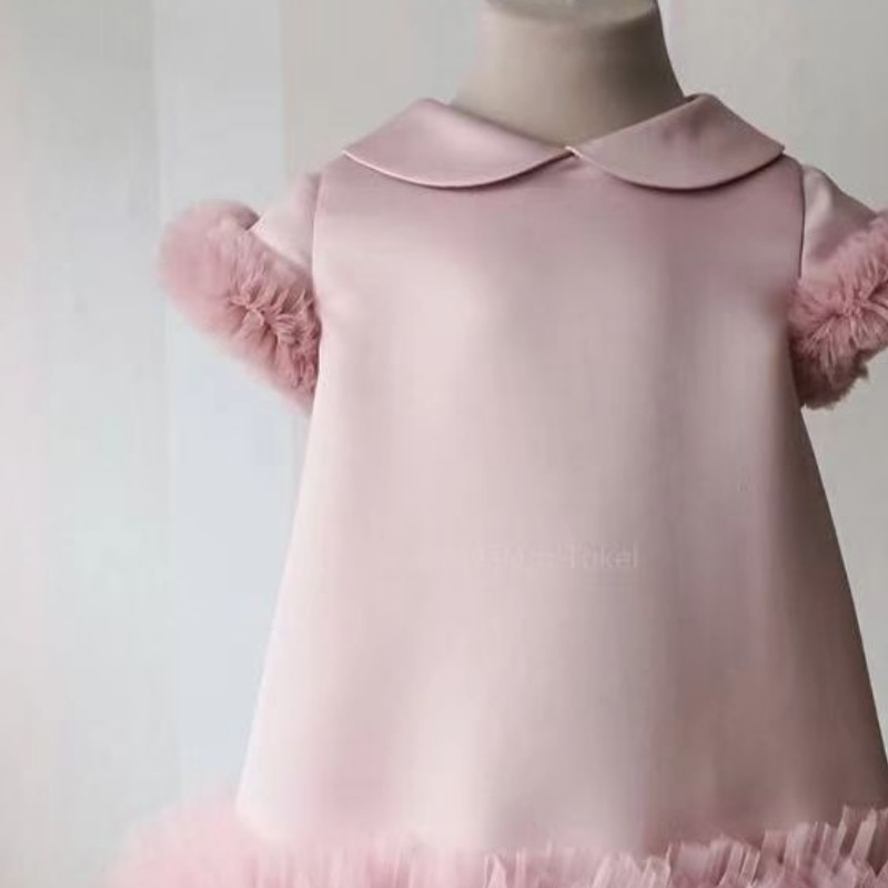 Robe à manches courtes en tulle de soie