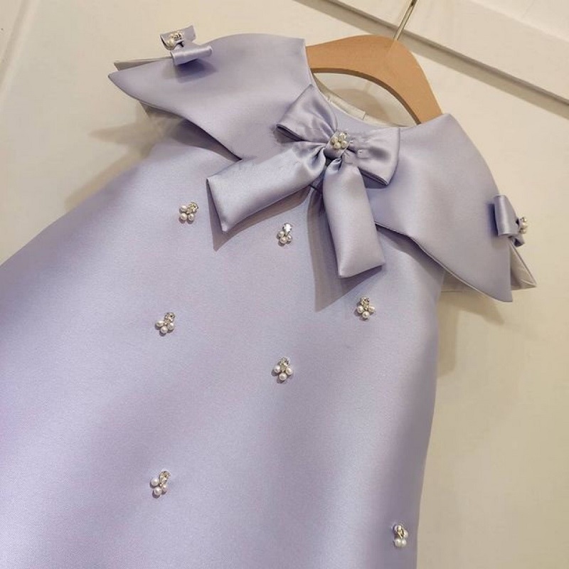 Robe violette sans manches en perles et diamants faite à la main